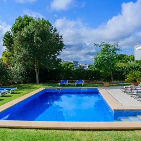 Villa With 5 Bedrooms In With Private Pool And Wifi *