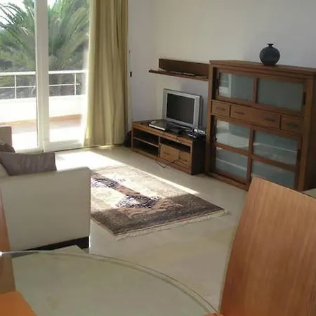 With 5 Bedrooms In With Private Pool And Wifi