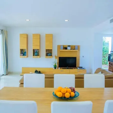 Villa With 5 Bedrooms In With Private Pool And Wifi